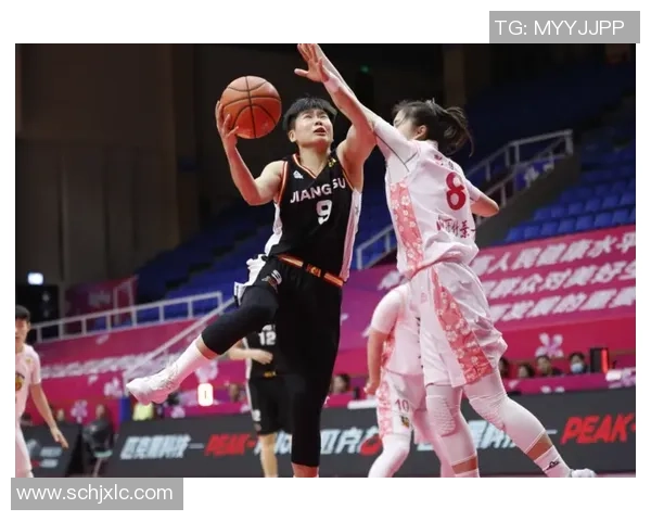 广州排球队在邀请赛中以79分稳居积分榜首位，展现强劲实力